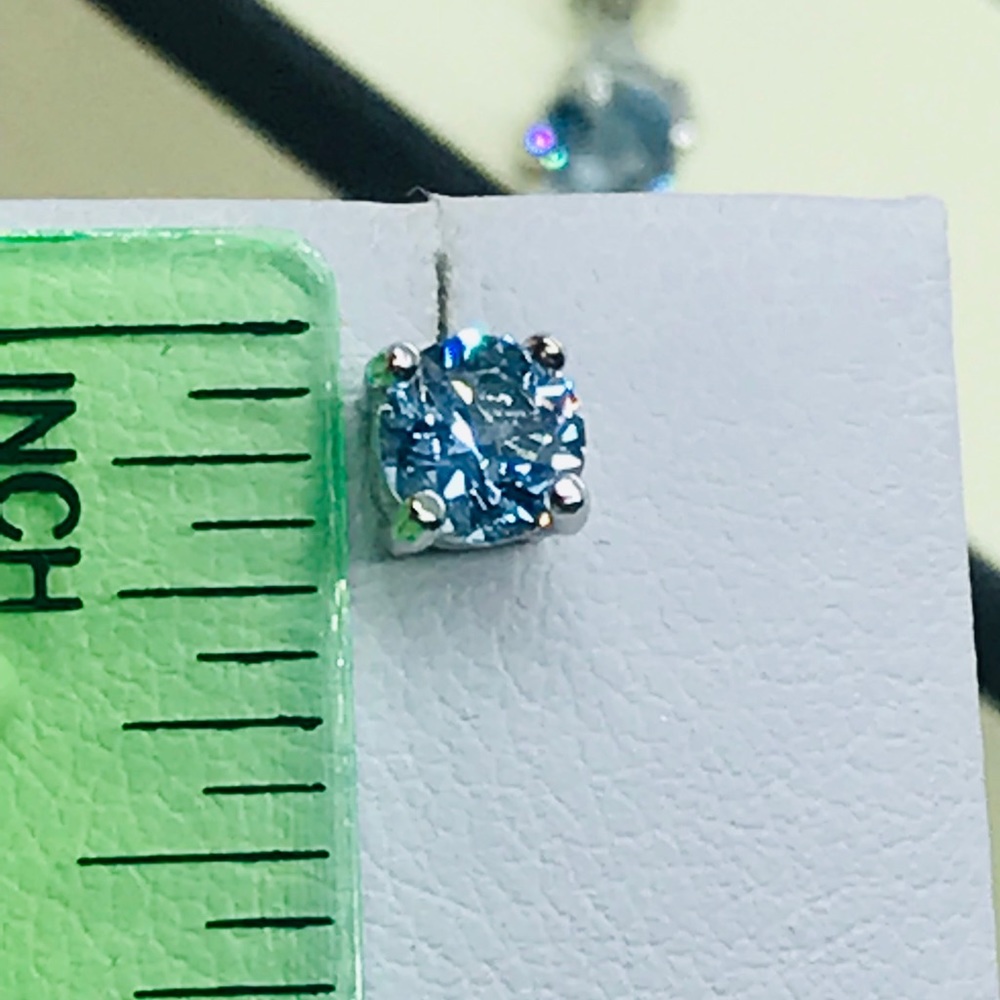 🌟 Sterling Silver 925 Blue Topaz Stud Earrings - Picture 5 of 5